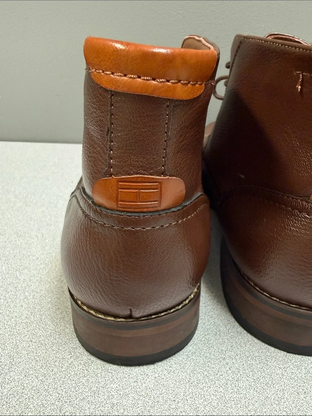 Tommy Hilfiger Men’s 8 Brown‎ Leather Cap Toe Chukka Boots